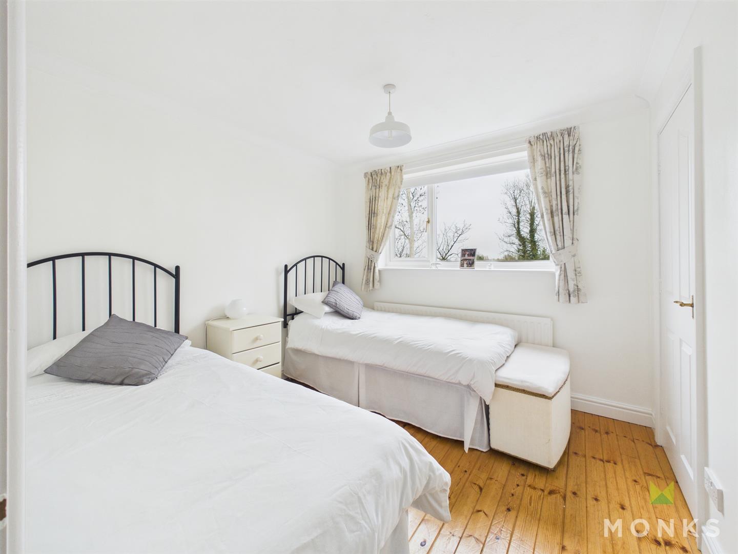 17 Glentworth Close, Oswestry, SY10 9PY For Sale